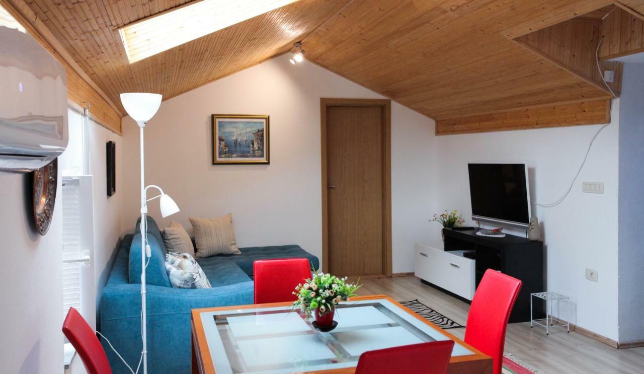 Holiday Homes Mirjana Мощеницька Драга Екстер'єр фото