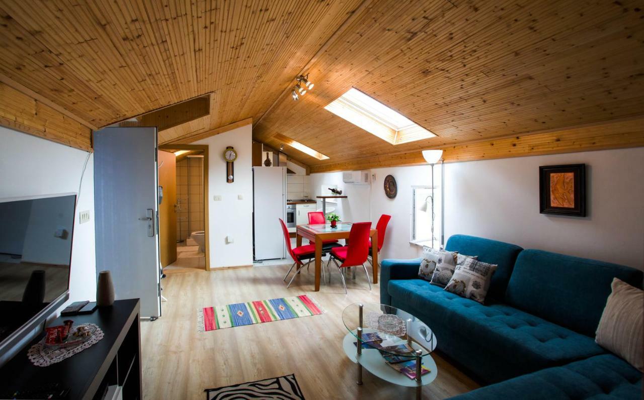 Holiday Homes Mirjana Мощеницька Драга Екстер'єр фото